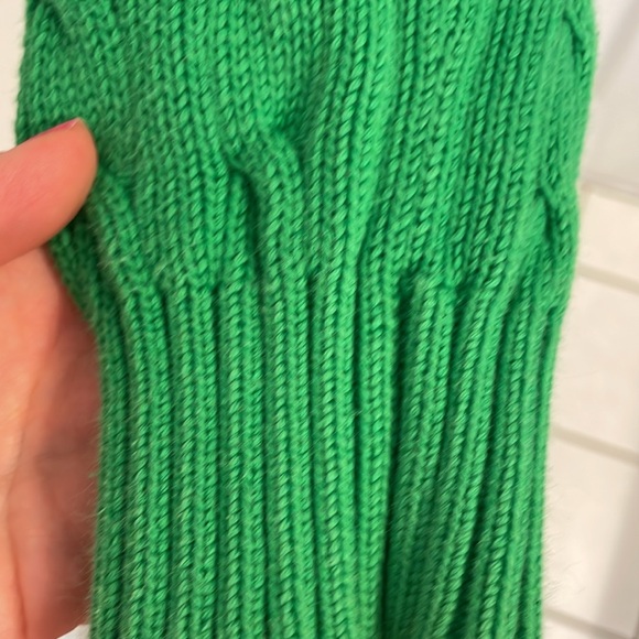 Ralph Lauren Green V-Neck Sweater ☘️ - Picture 6 of 16